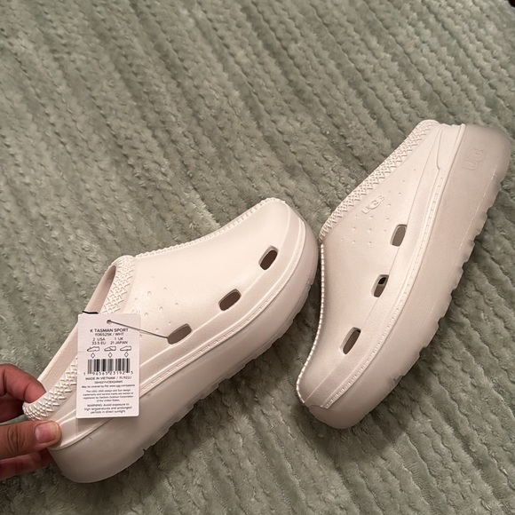 Tasman uggs - Picture 2 of 2